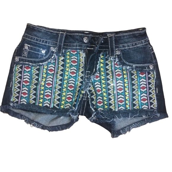 Miss Me Pants - •MISS ME•MULTI-COLOR EMBROIDERED BOHO SEQUIN SHORTS SIZE 25... **LIKE NEW**